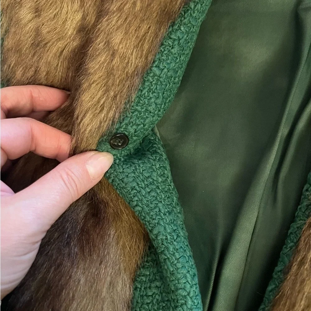 Zara Green Blazer with Wide Lapels and Textured Fabric removable fur coat - Picture 6 of 9